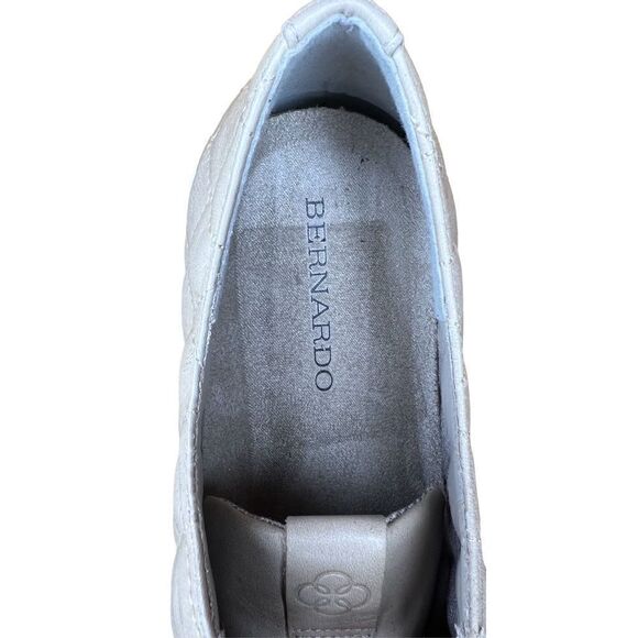 Bernardo Dillan Quilted Sneaker in Clay NWOB Size 9M - Picture 8 of 10